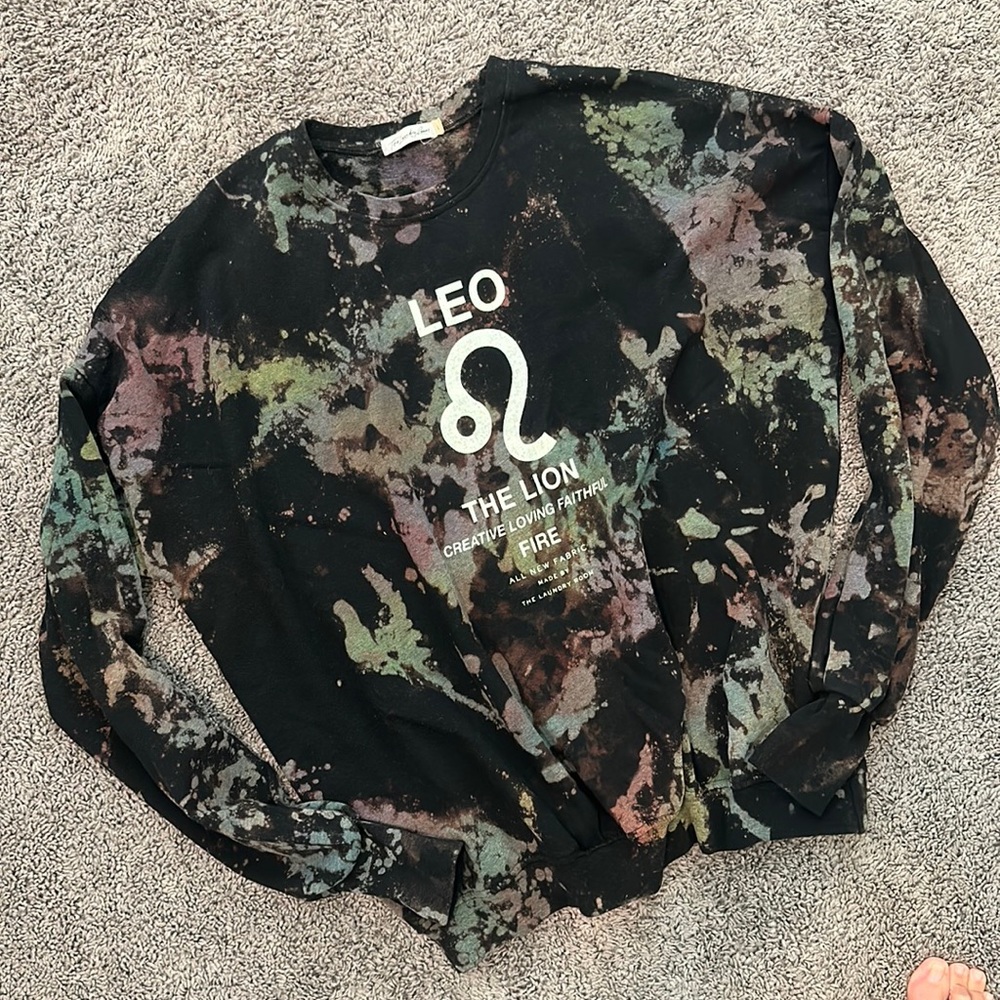 LEO ♌️ SWEATSHIRT! Super comfortable!